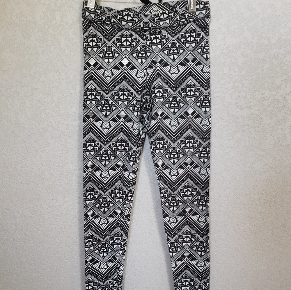 Pink Aztec design leggings